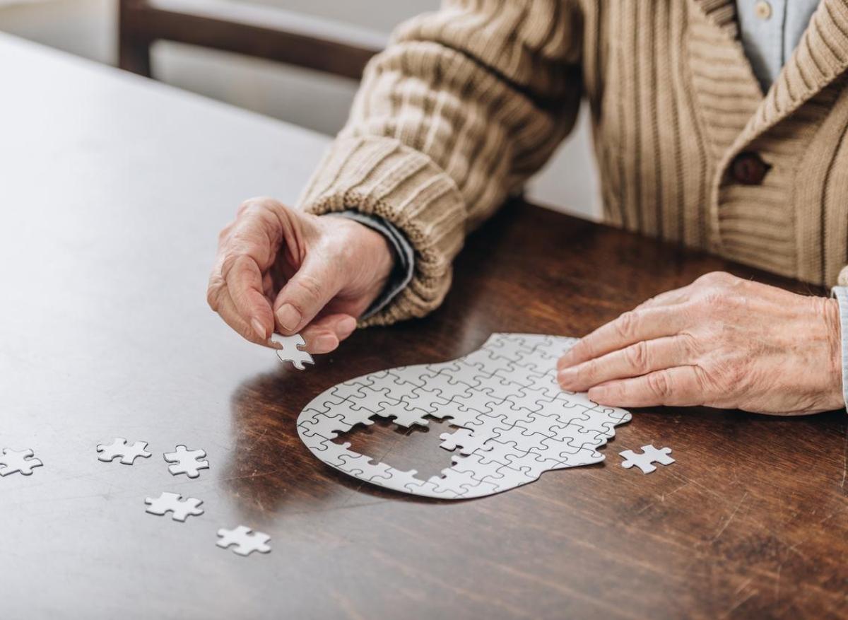 Alzheimer : un médicament courant pourrait traiter efficacement les symptômes