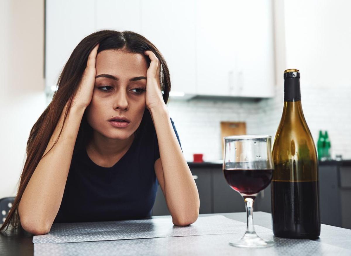 Alcool : comment sa consommation régulière contribue à la douleur chronique