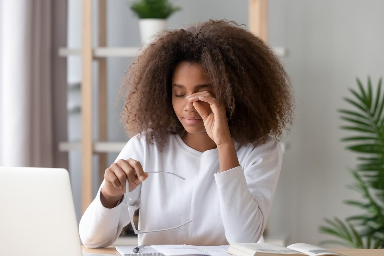 Hausse des cas de sécheresse oculaire chez les jeunes adultes : comment l'éviter ? 