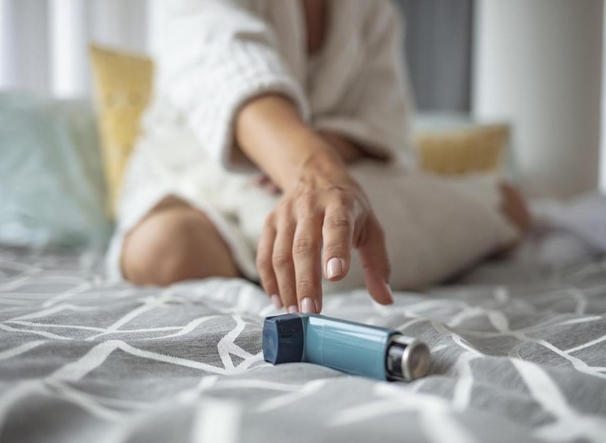 Chez les adultes, l’asthme augmenterait le risque d’obésité