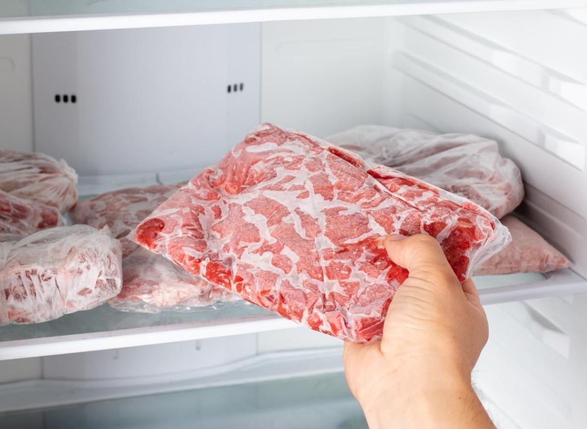 Covid-19 : le virus peut rester un mois sur de la viande réfrigérée 