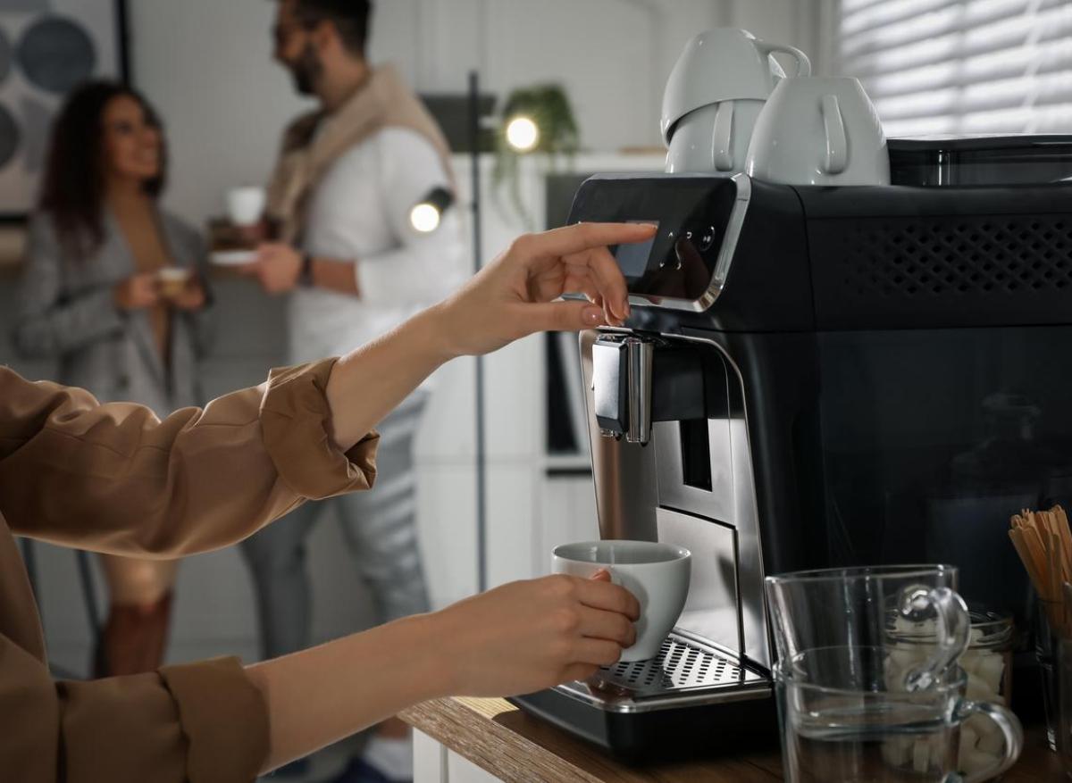 Le café du matin pour se réveiller : et si c’était juste l’effet placebo ?