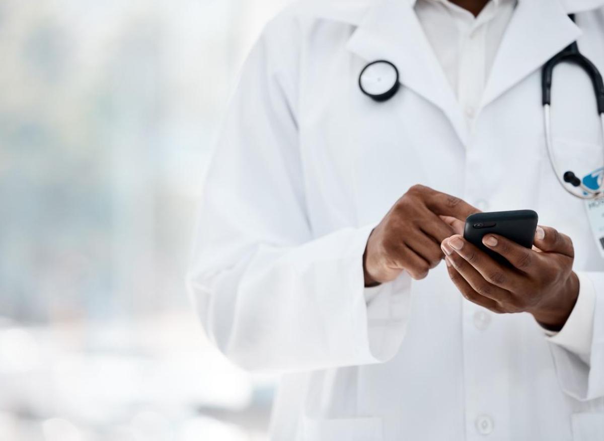 Santé : les « fake news » sur les réseaux sociaux inquiètent les médecins