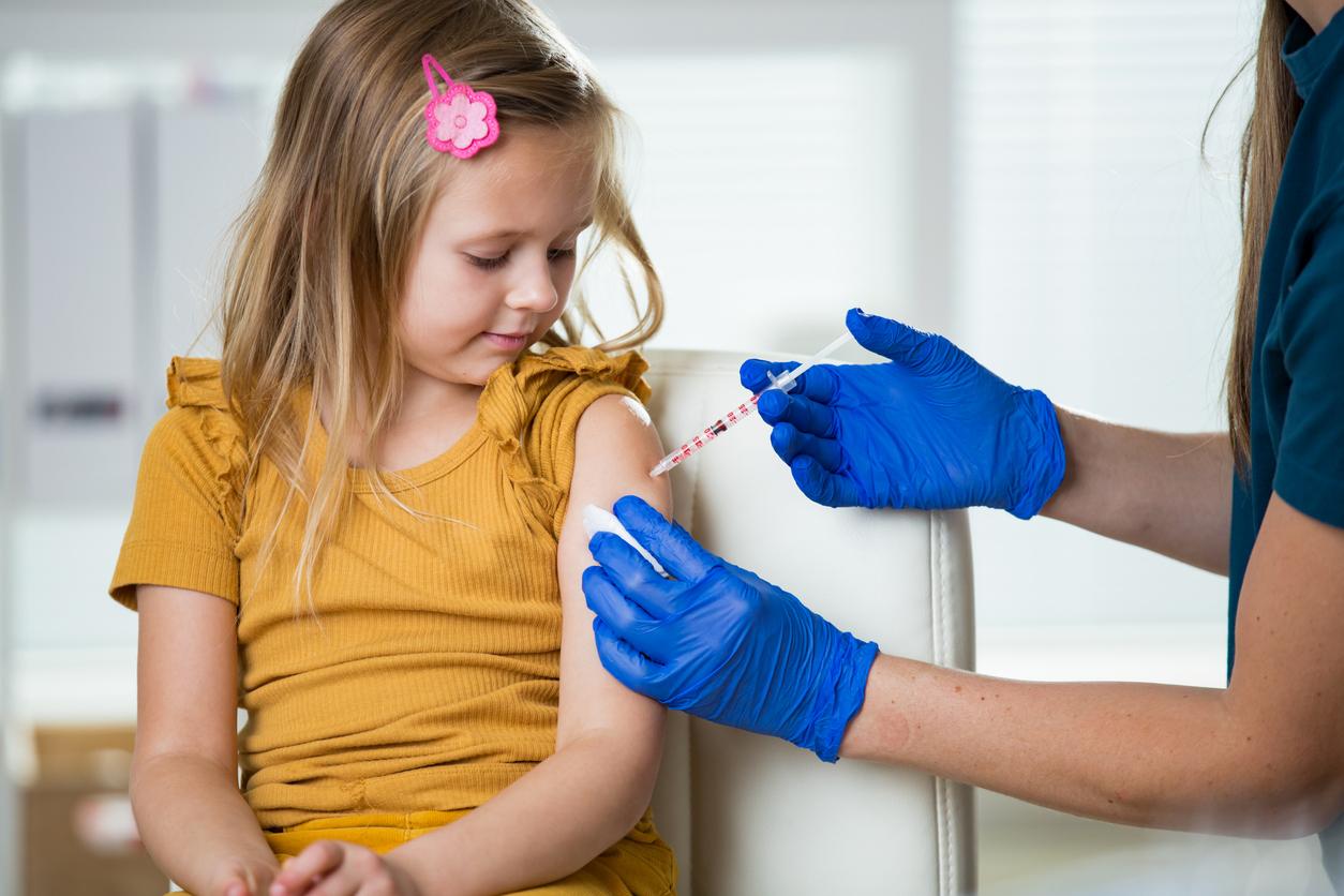 Vaccins méningococciques : la DGS clarifie le rattrapage au-delà de 5 ans