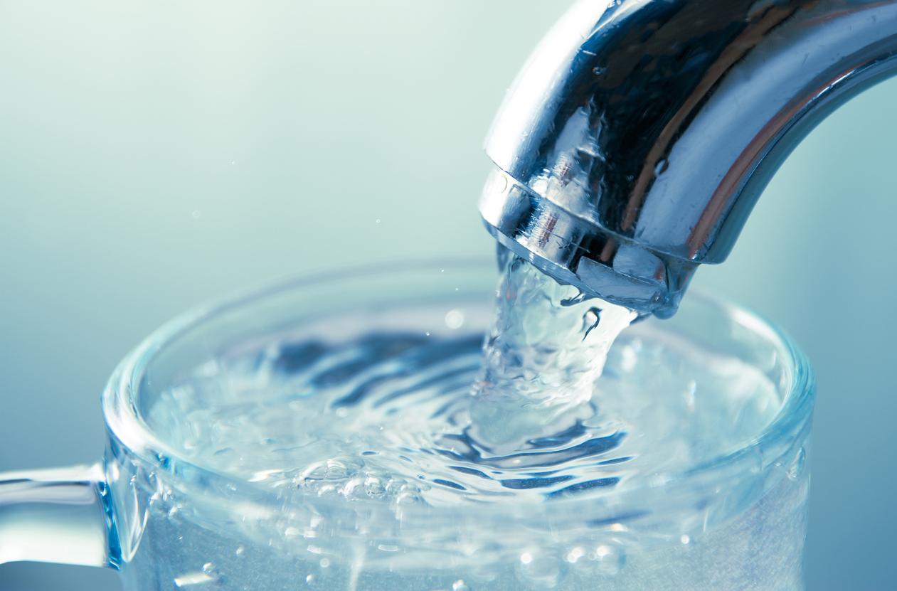 Microplastiques dans l’eau potable en Inde : quels risques pour la santé ?