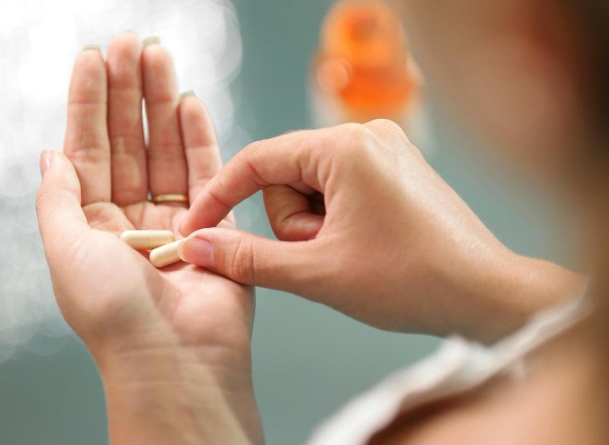 Compléments multivitaminés : des effets secondaires liés au surdosage possibles