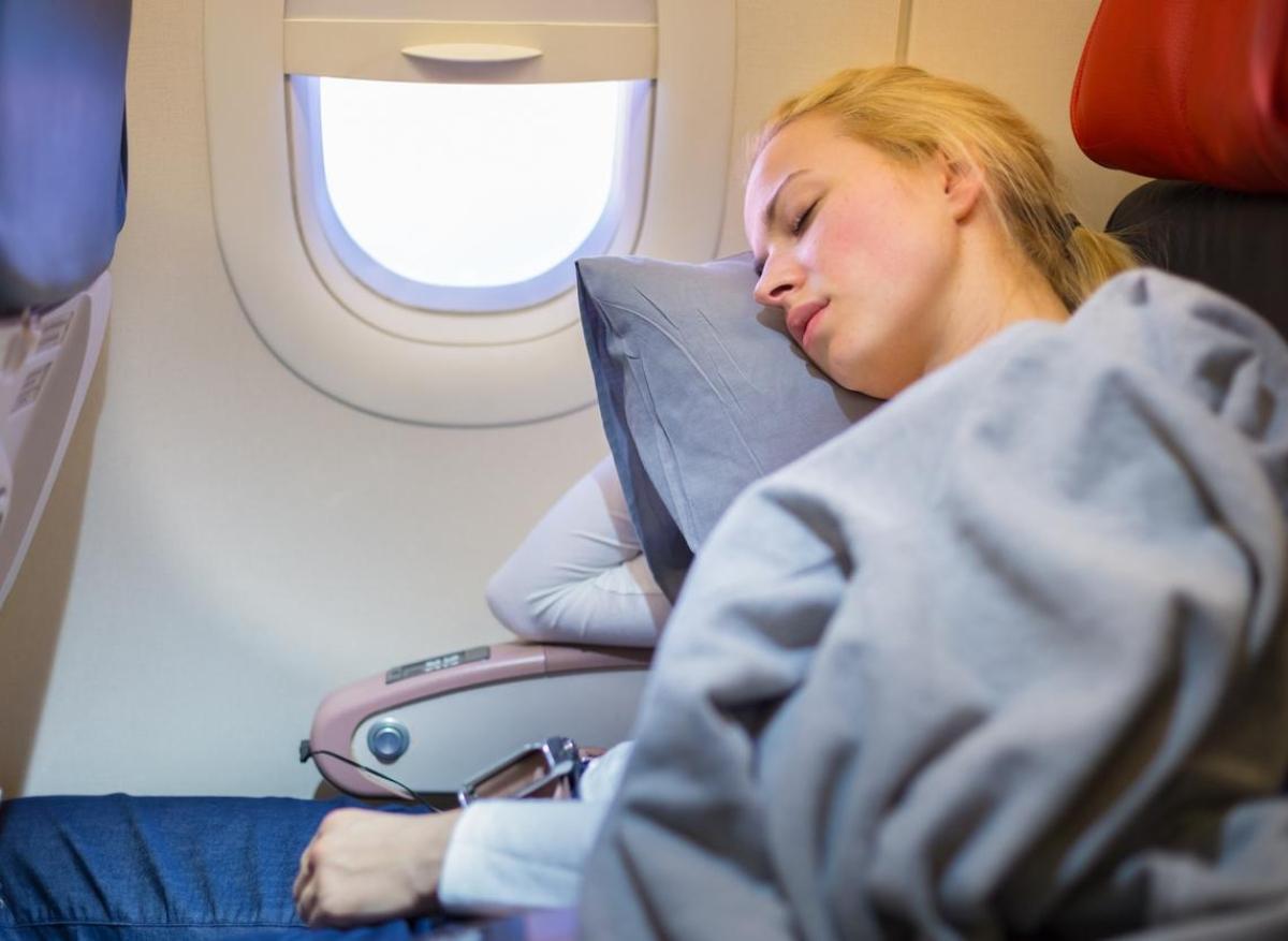 Voyages en avion : dormir au décollage et à l'atterrissage entraîne des dommages au niveau des oreilles