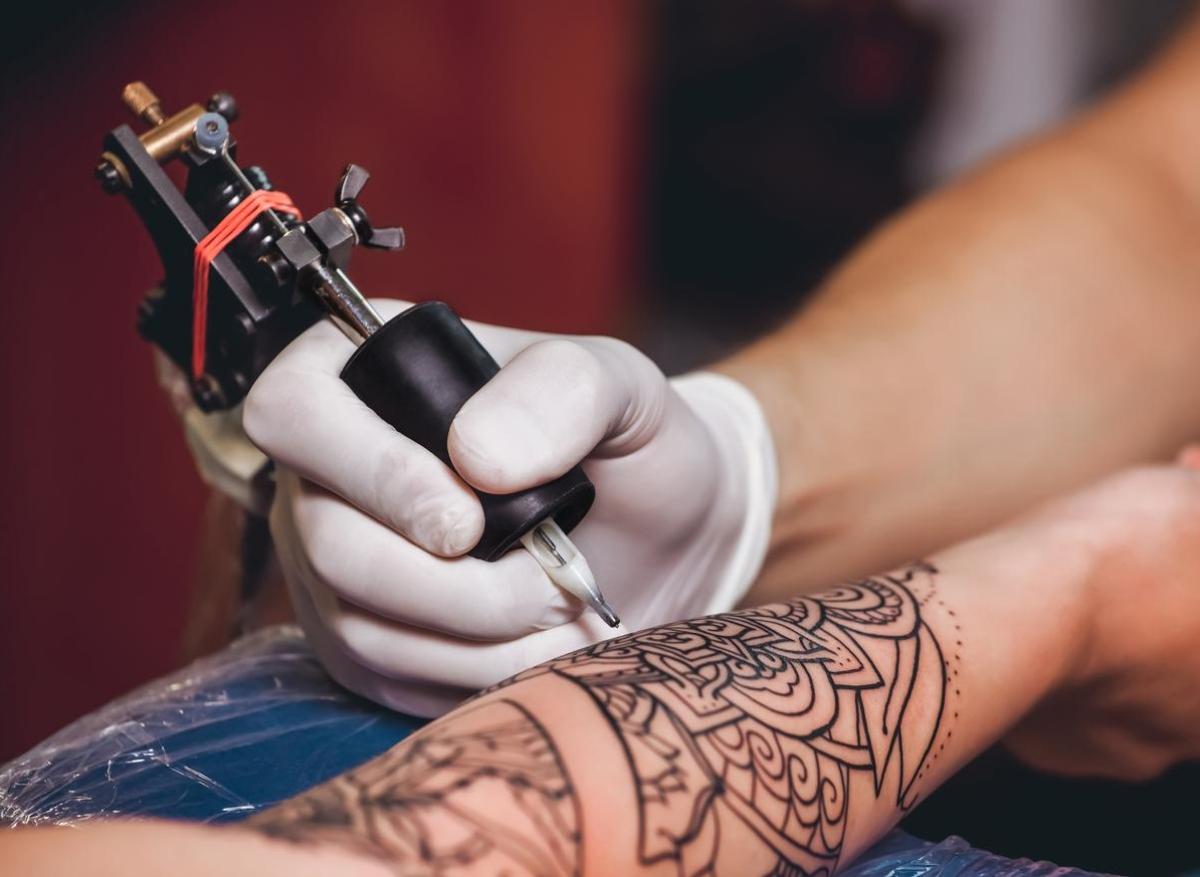 Tatouages : un acte à ne pas prendre à la légère 