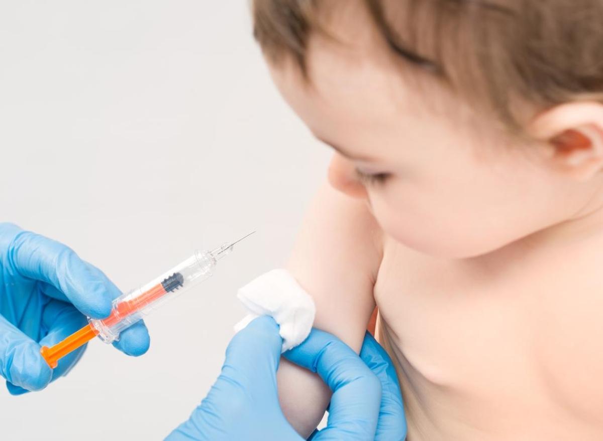 Photomontage : Non, l’Etat ne veut pas vacciner les bébés contre la grippe et la Covid