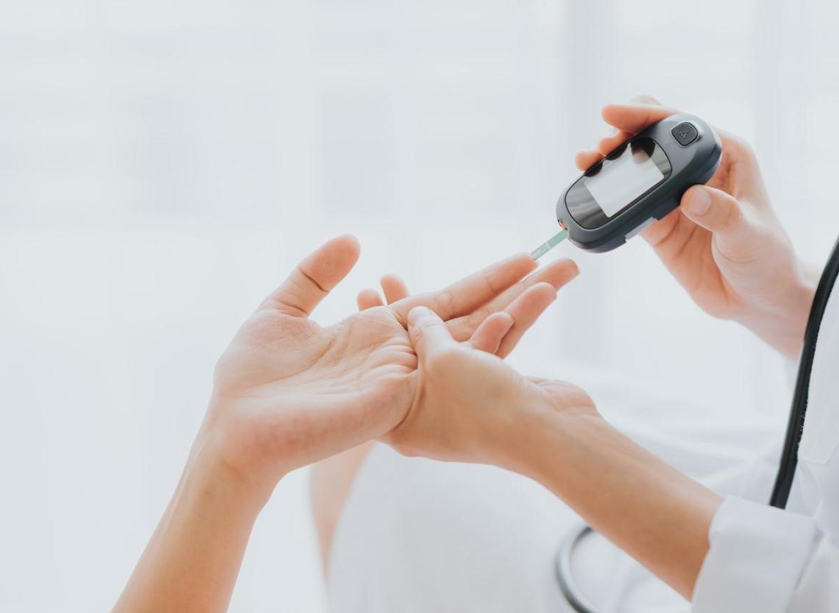 Diabète : bientôt un patch indolore pour surveiller la glycémie ?