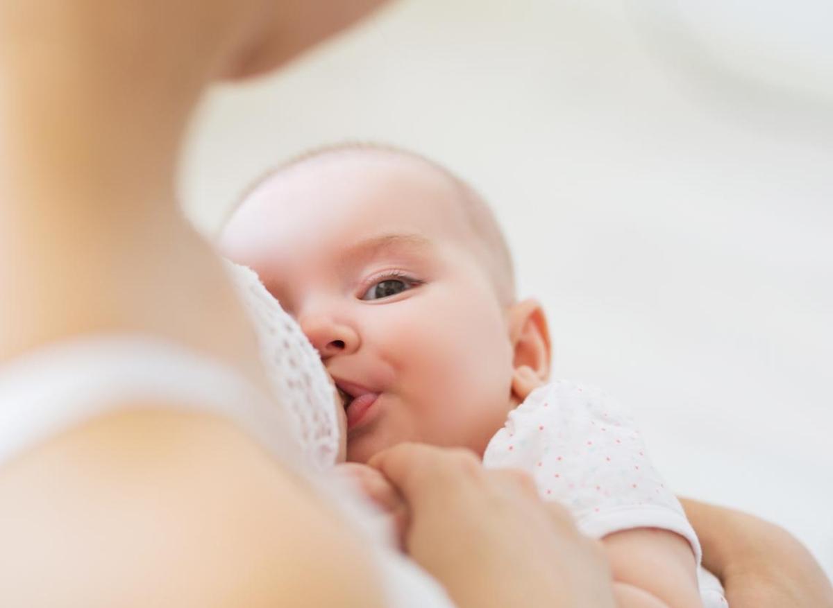 Covid-19 : le lait maternel des mères vaccinées contient bien des anticorps protecteurs 