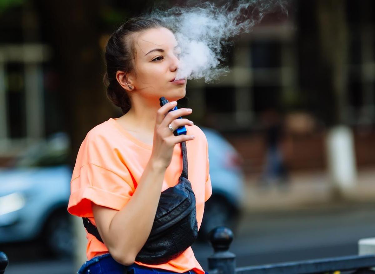 Plus le tabac est taxé, plus les ados vapotent !