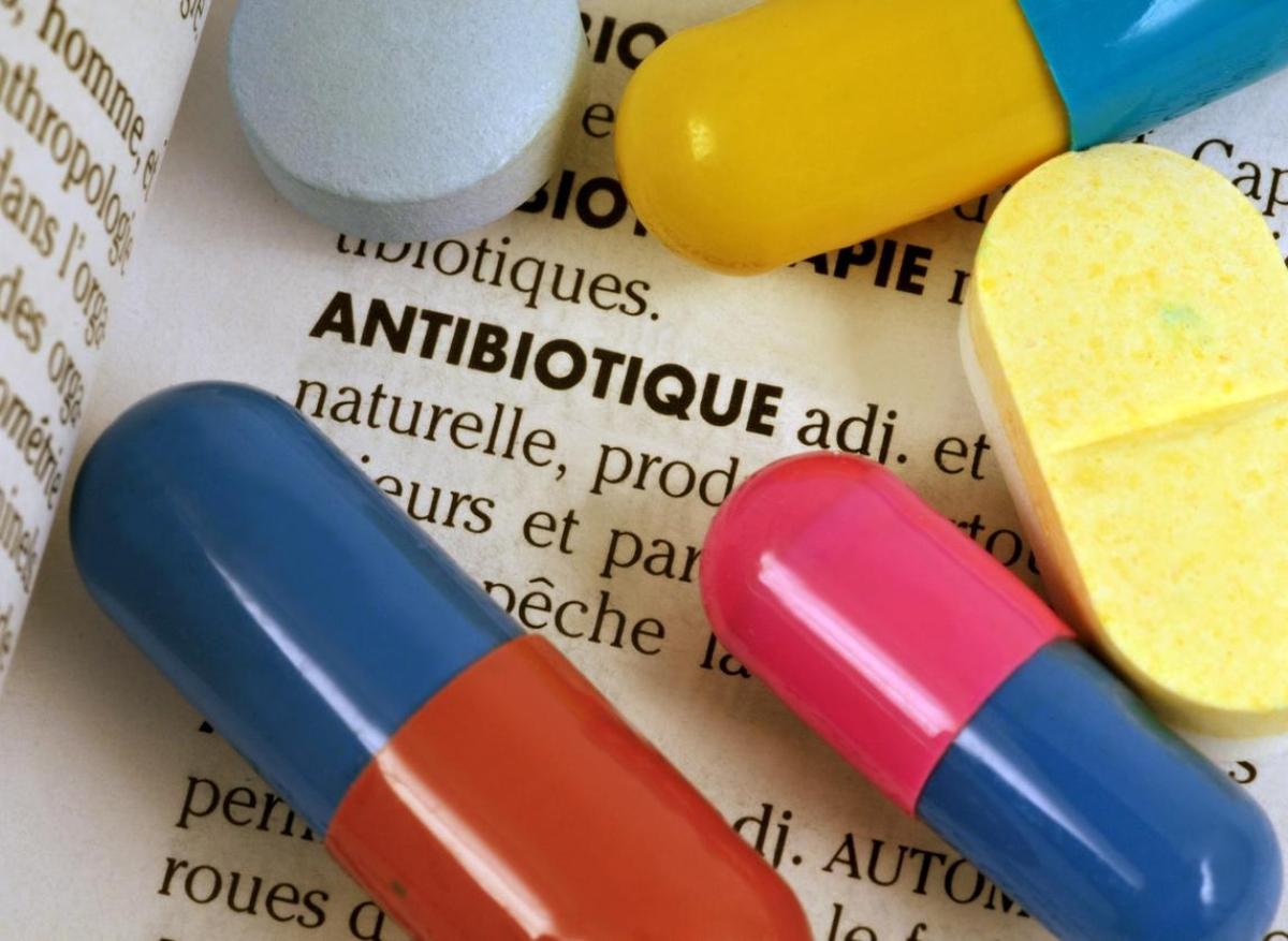 Un excès d'antibiotiques après 40 ans amplifie le risque de maladie intestinale